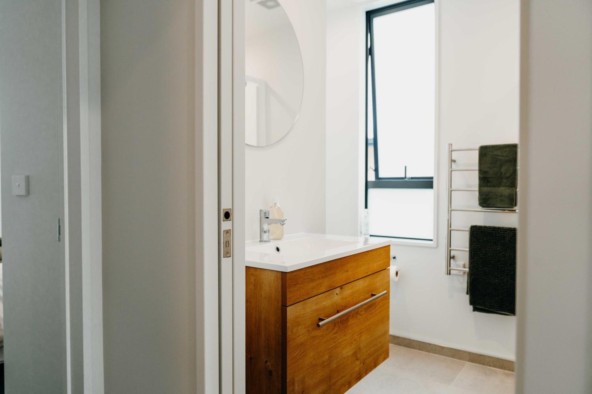 New Townhouse, Heart Of City Centre, 2 Bed 2 Bath, Car Park Christchurch Exteriör bild
