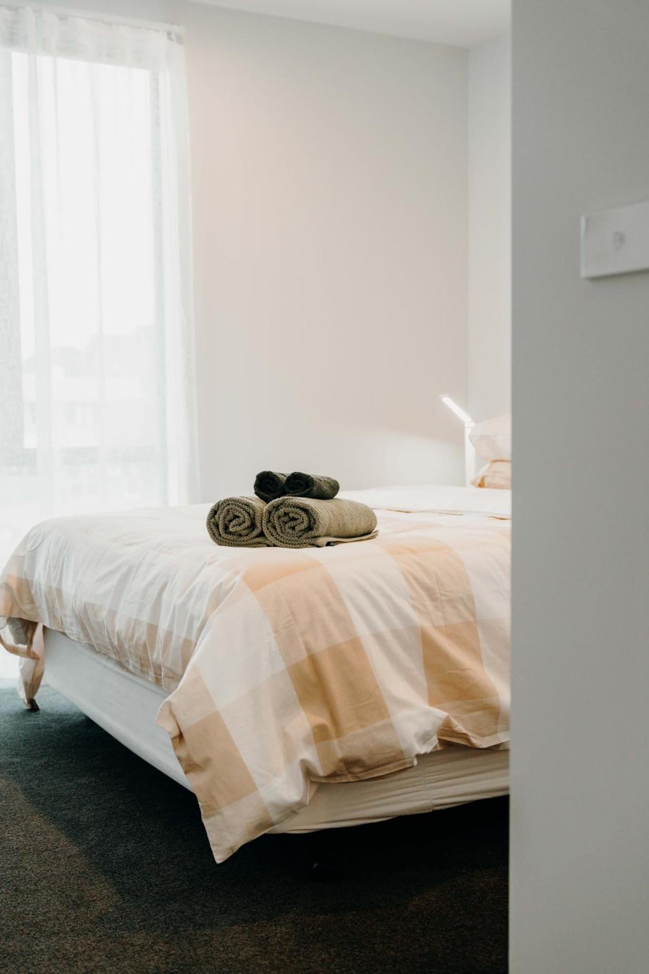 New Townhouse, Heart Of City Centre, 2 Bed 2 Bath, Car Park Christchurch Exteriör bild